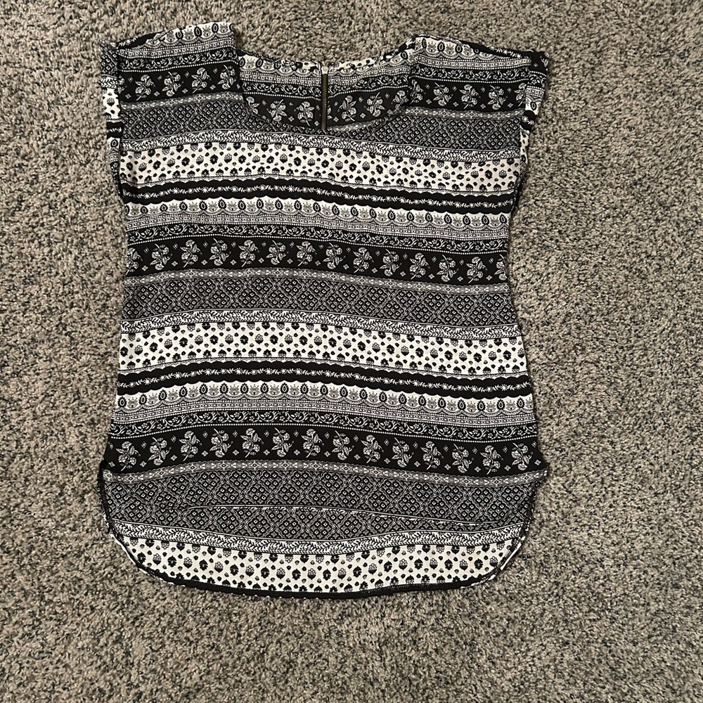 Black and Cream Patterned Women's Top- Size Medium!